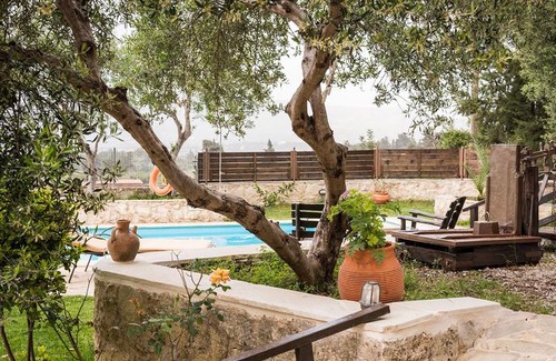 Maza Villa | Villa Aloni-Traditional Stone Villa With Nice View pool And Garden