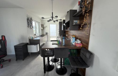 Baumberg Apartment | Villa am Rhein in Monheim