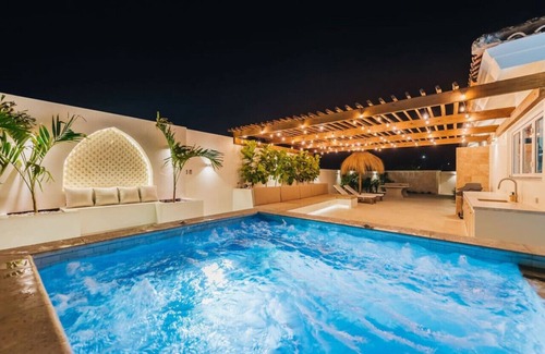 Esmeralda Villa | Villa Amandari 2min from Palm Beach, Billiard, HotTub, Private Pool By AtMonchi