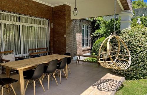 Chacras de Coria House | Villa Americana, con piscina en Chacras de coria.