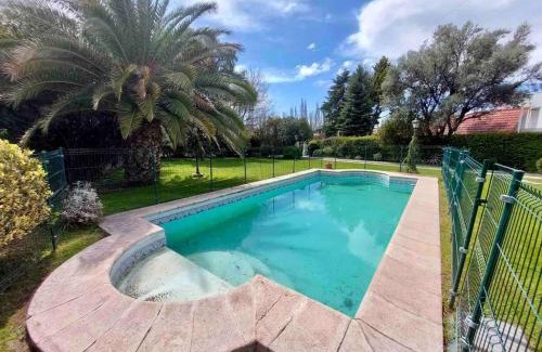 Chacras de Coria House | Villa Americana, con piscina en Chacras de coria.
