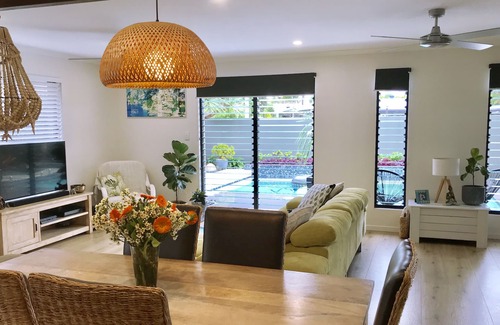 Buddina House | Villa Anandi Buddina Beach - A Private Tranquil Escape - 5 minutes walk to beach