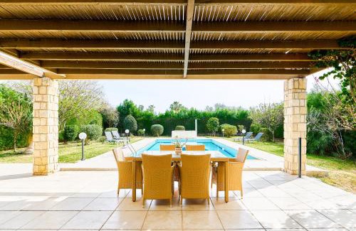 Chlorakas Villa | Villa Anassa Privat Pool Near Beach