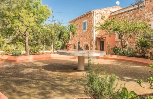Felanitx House | Villa Andaluza with Wi-Fi, swimming pool, terrace and garden, parking available on the property