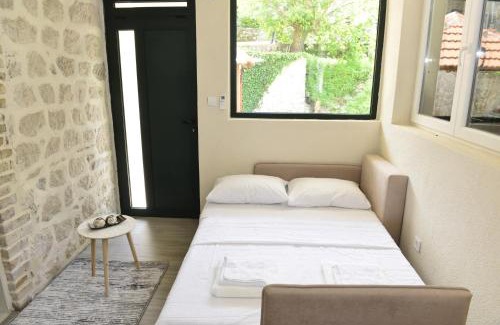 Skaljari Apartment | Villa Andrea Apartments with parking