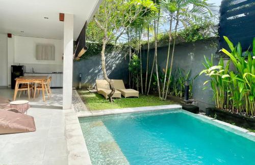 Batubelig Villa | VILLA ANER walking distance to the beach