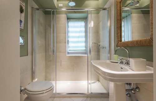 Carciano Villa | Villa Angela With Pool And Lake View