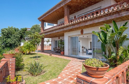Mijas Villa | Villa Aquarelle by Rafleys - 6BR Villa, Breathtaking Sea Views, 7 min Walk to the Beach, Wifi