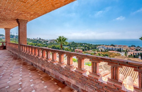 Mijas Villa | Villa Aquarelle by Rafleys - 6BR Villa, Breathtaking Sea Views, 7 min Walk to the Beach, Wifi