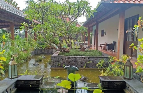 Colomadu Hotel | Villa Aquin
