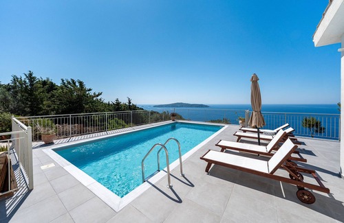 Katsimatika Villa | Villa 'Areti' with Sea View, Wi-Fi and Air Conditioning