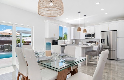 Providenciales Villa | Villa Aria is modern 3 bedroom villa located in Grace Bay