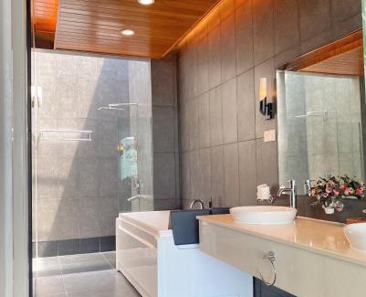 Vung Tau Villa | VILLA ARIA RESORT, THE SEA BY 10m,Biển và hồ bơi riêng