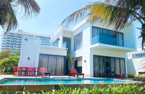 Vung Tau Villa | VILLA ARIA RESORT, THE SEA BY 10m,Biển và hồ bơi riêng