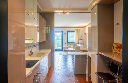 Padenghe sul Garda Villa | Villa Artemisia - elegance & relaxation just 300 m from Lake Garda