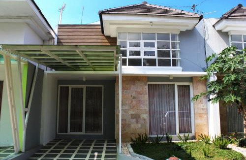 Oro Oro Ombo House | Villa Asri