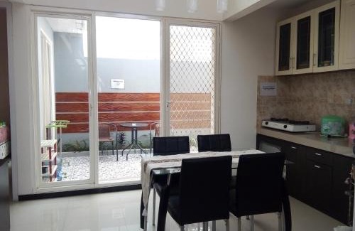 Oro Oro Ombo House | Villa Asri