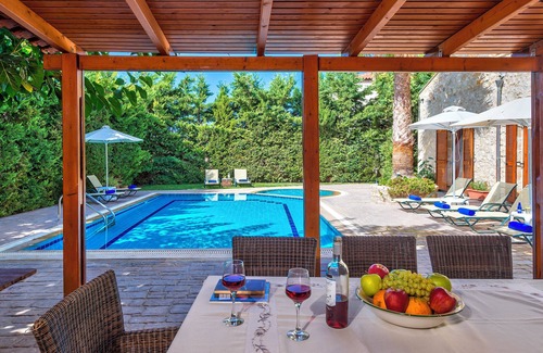 Asteri Villa | Villa Asteri – Private Pool, Sleeps 8, 5’ from Sea, Near Rethymno & Attractions