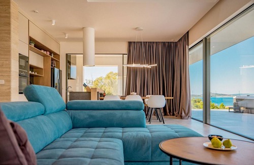 Kraj House | Villa Astor is located on the island of Pašman, in the small tourist town of Tkon.