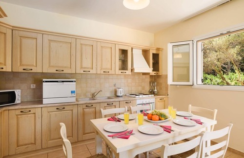 Archangelos Villa | Villa Athena Springs by Villa Plus
