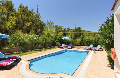Archangelos Villa | Villa Athena Springs by Villa Plus
