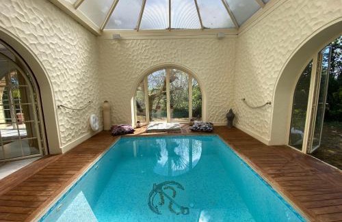 Arcachon Villa | Villa avec Piscine Intérieure, 5 Chambres, Proche Plage et Commerces à Arcachon - FR-1-374-220