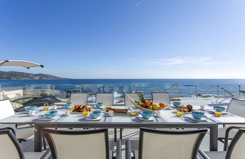 La Nartelle Villa | Villa 'Baraka' with Sea View, Wi-Fi and Air Conditioning