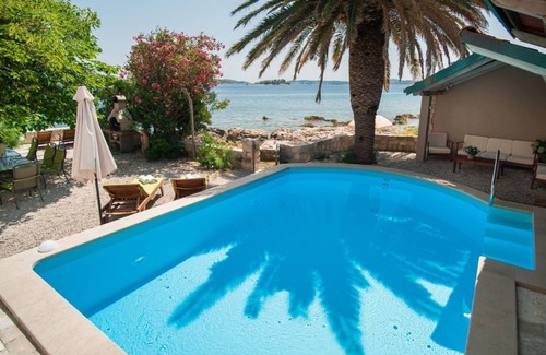 Orebic Villa | Villa Beachfront Mare with private pool with sea water right at the beach in Orebic - Peljesac