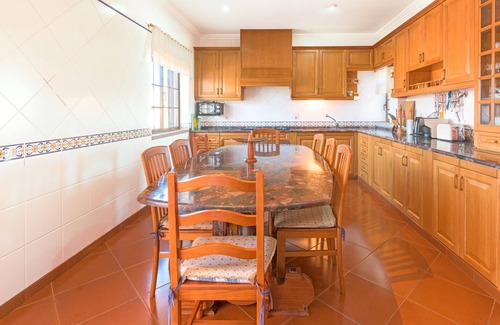 Aldeia de Brescos Villa | Villa 'Beautiful Deluxe 4 Bedroom' with Private Pool, Private Garden and Wi-Fi Access