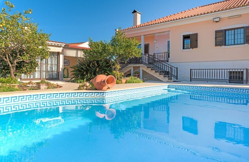Aldeia de Brescos Villa | Villa 'Beautiful Deluxe 4 Bedroom' with Private Pool, Private Garden and Wi-Fi Access