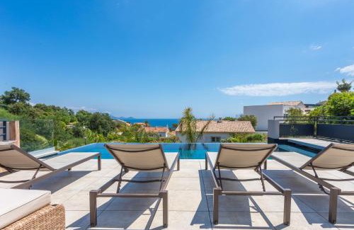 Les Issambres Villa | Villa Belenos Piscine vue mer