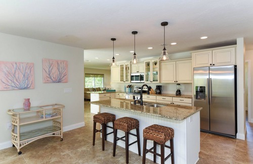 Laurel Villa | Villa Bellini 3BR/2BA, heated private pool, huge fenced-in backyard, petfrienly