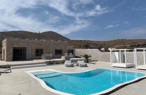 Kamari Villa | Villa Beltramo Santorini 2 bedroom private pool villa