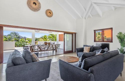 Jan Thiel Villa | Villa Blou, steps from the Jan Thiel Beach