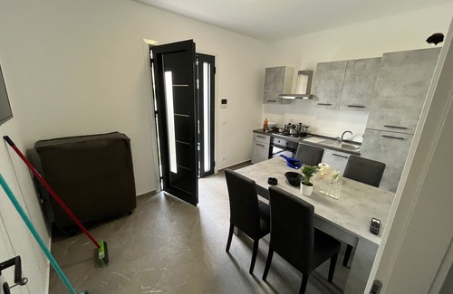 Torre Pedrera Apartment | Villa Borghesi Suite fronte mare #8 piano terra