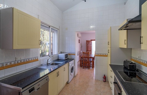 Vinuela Villa | Villa 'Bravo spectacular views' with Lake and Mountain View, Pool, Garden & Wi-Fi