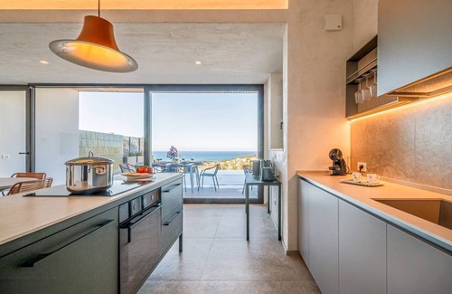 Partinico Villa | Villa Brezza: Infinity Pool with Sea View
