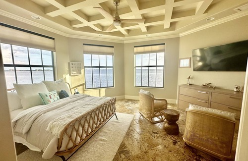 Yacht Club Villa | Villa Brielle is the epitome of waterfront luxury and relaxation. YOU DESERVE IT