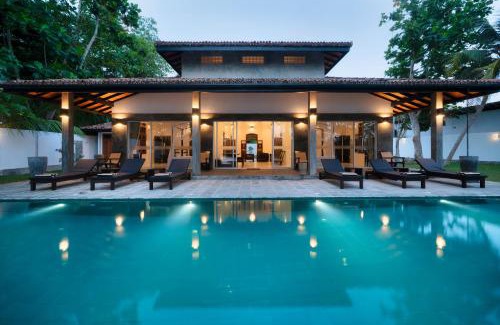 Hikkaduwa Villa | Villa by the River in Ambalangoda-Starflower Villa