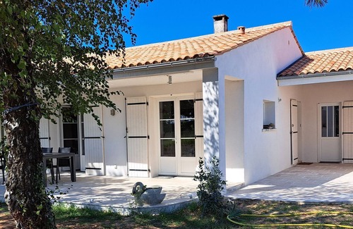Cheray House | Villa completely renovated with pool and garden 1800m²