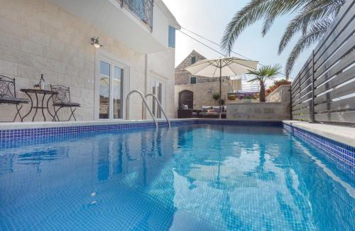 Hvar Old Town Apartment | Villa Capitis in the center