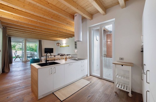 Portese Villa | Villa 'Carlotta' - Porto Portese with private pool, private terrace and air conditioning