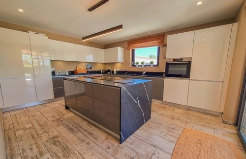 Gorjoes Villa | Villa "Casa Das Andorinhas" with mountain views, private heated pool & WLAN