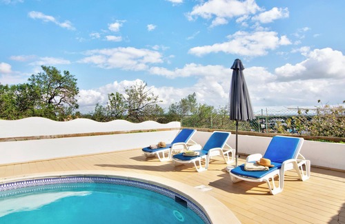 Maritenda Villa | Villa Casa do Cerro with Pool, Garden & Wi-Fi