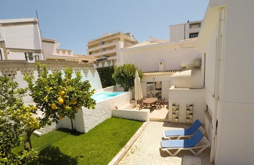 Praia da Rocha Villa | Villa Casa dos Picos 4-Bedroom with Garden & Pool & AC