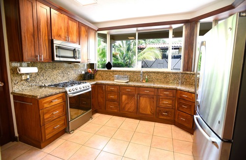 Barrio Ricos y Famosos House | Villa Centro - 7BR/7Bath - Spectacular Pool - Private and Close to Everything!