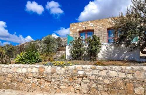 Pegeia Villa | VILLA CHATEAU ROCK, 4 Bed with Large Private Infinity Pool