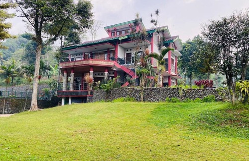 Megamendung Villa | Villa Cindy Cisarua Puncak