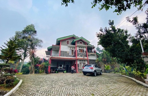 Megamendung Villa | Villa Cindy Cisarua Puncak