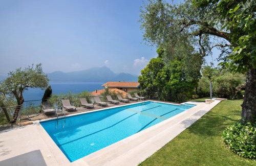 Torri del Benaco Villa | Villa Claudia with private Pool